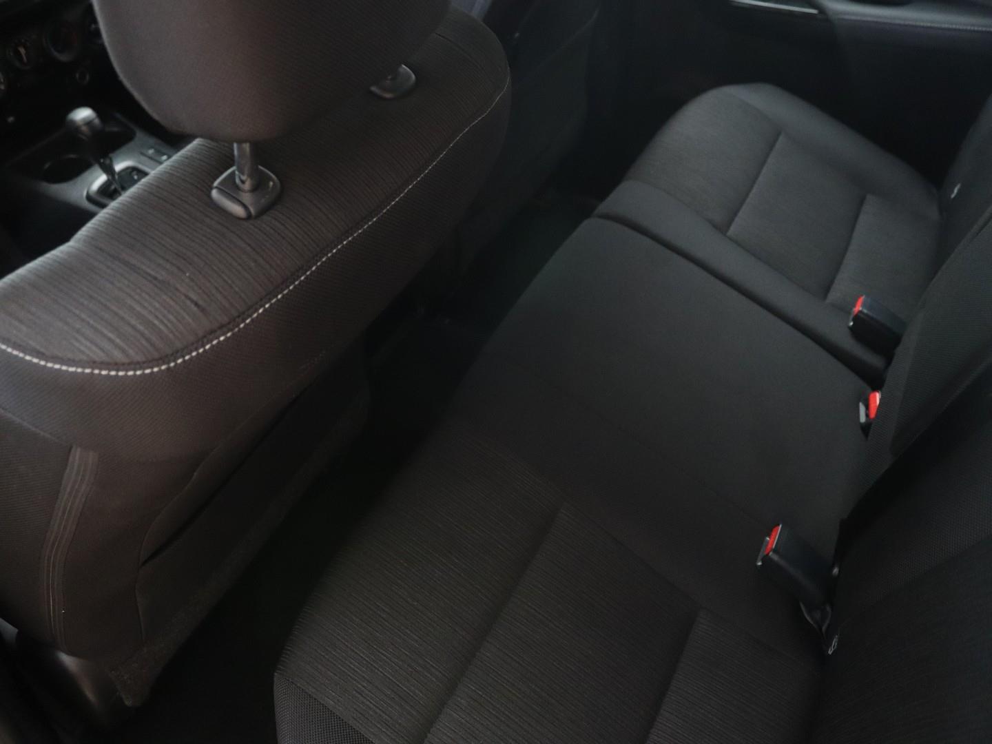 Toyota Hilux 2.4GD-6 Double Cab 4x4 Raider Auto (2025) - Image 15