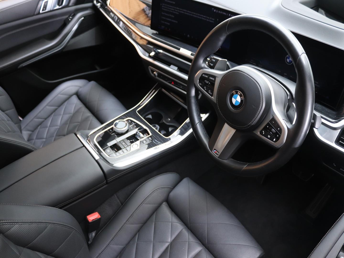 BMW X5 xDrive30d M Sport (2024) - Image 9