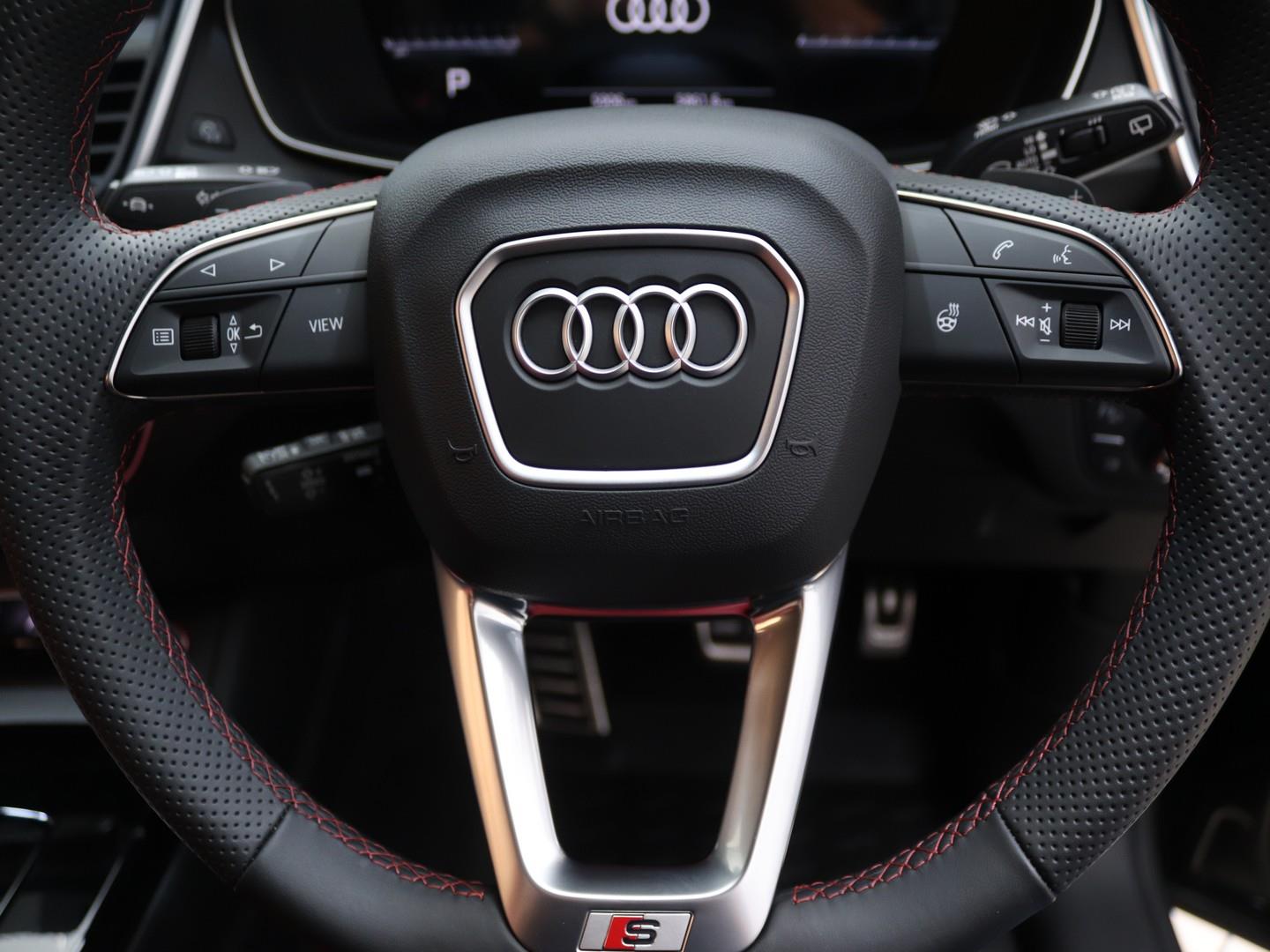 Audi SQ5 Sportback TFSI Quattro Black Edition (2025) - Image 15