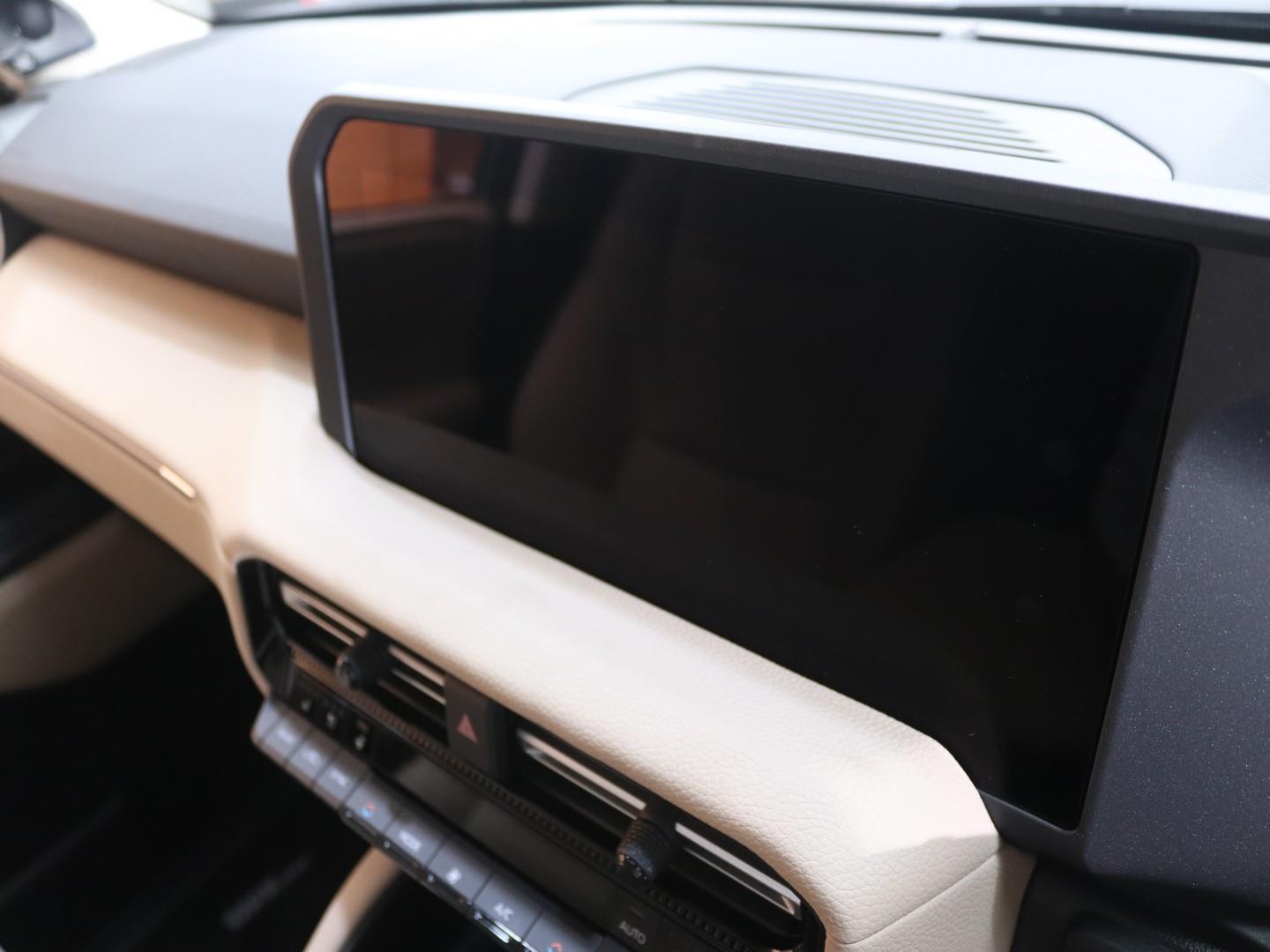 Toyota Land Cruiser Prado 2.8GD VX-L (2026) - Image 11