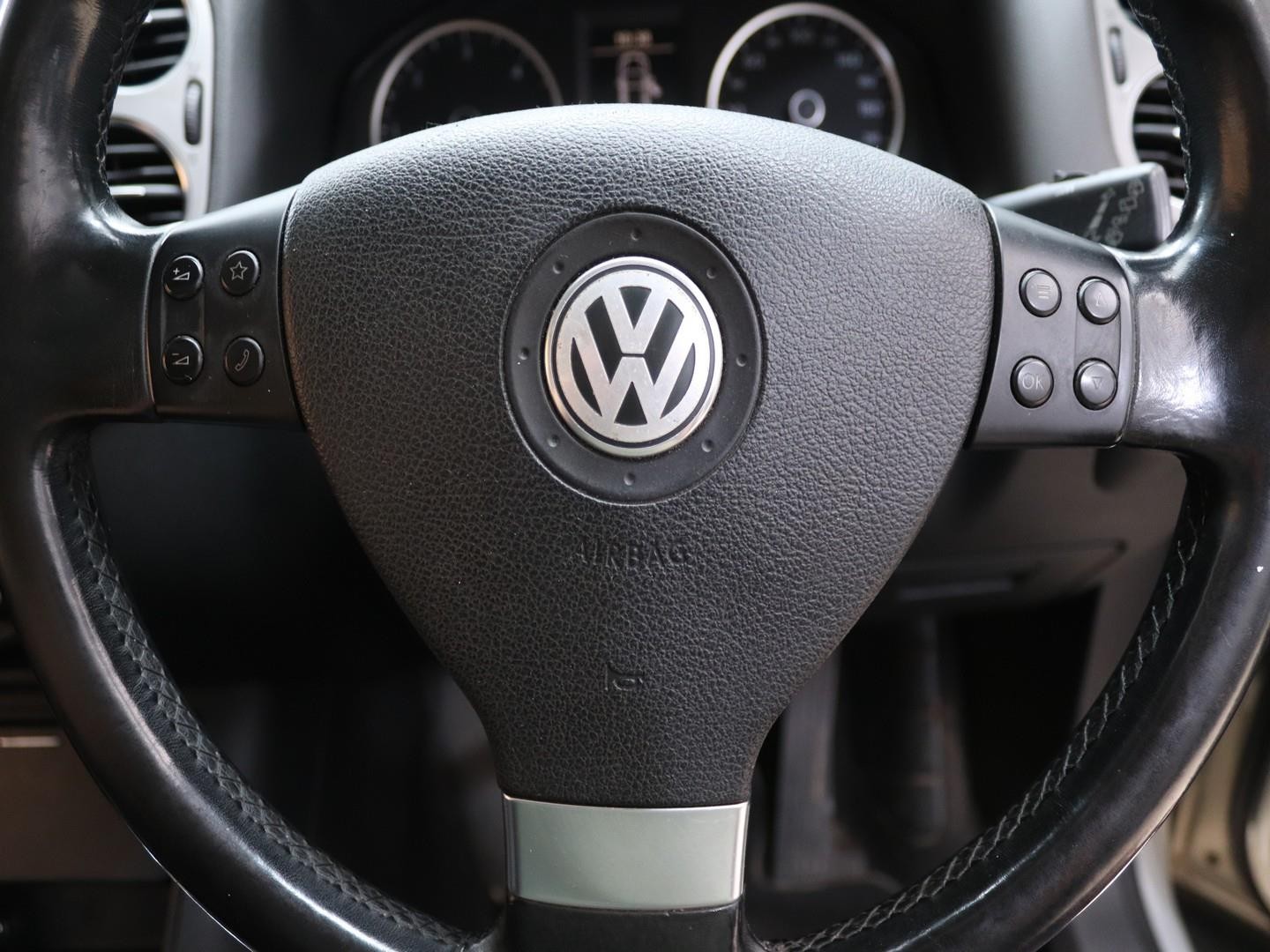 Volkswagen Tiguan 2.0TDI Sport&Style 4Motion Auto (2010) - Image 10