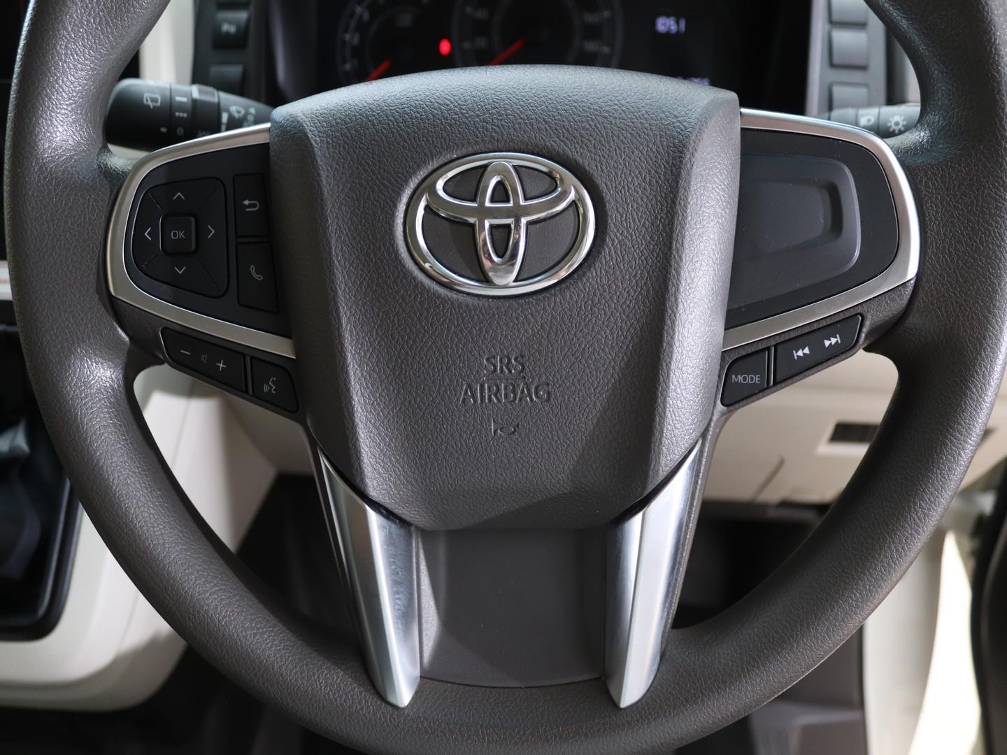 Toyota Quantum 2.8 SlWB Bus 14-seater GL Manual (2024) - Image 9