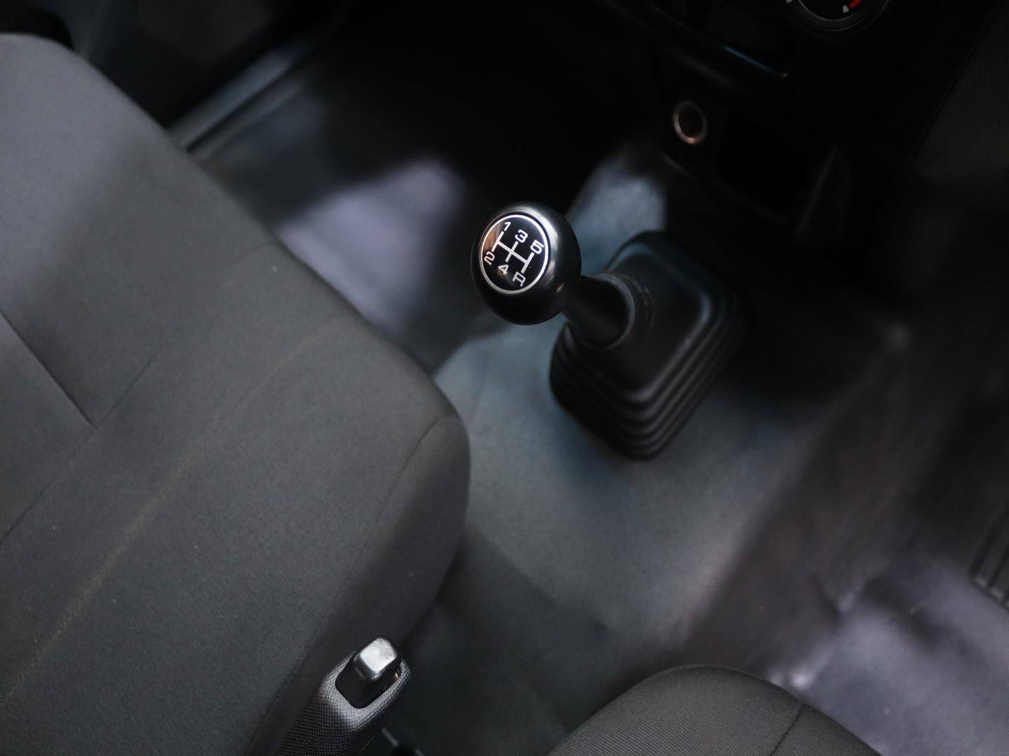 Isuzu D-Max 250 Fleetside Safety (2022) - Image 10