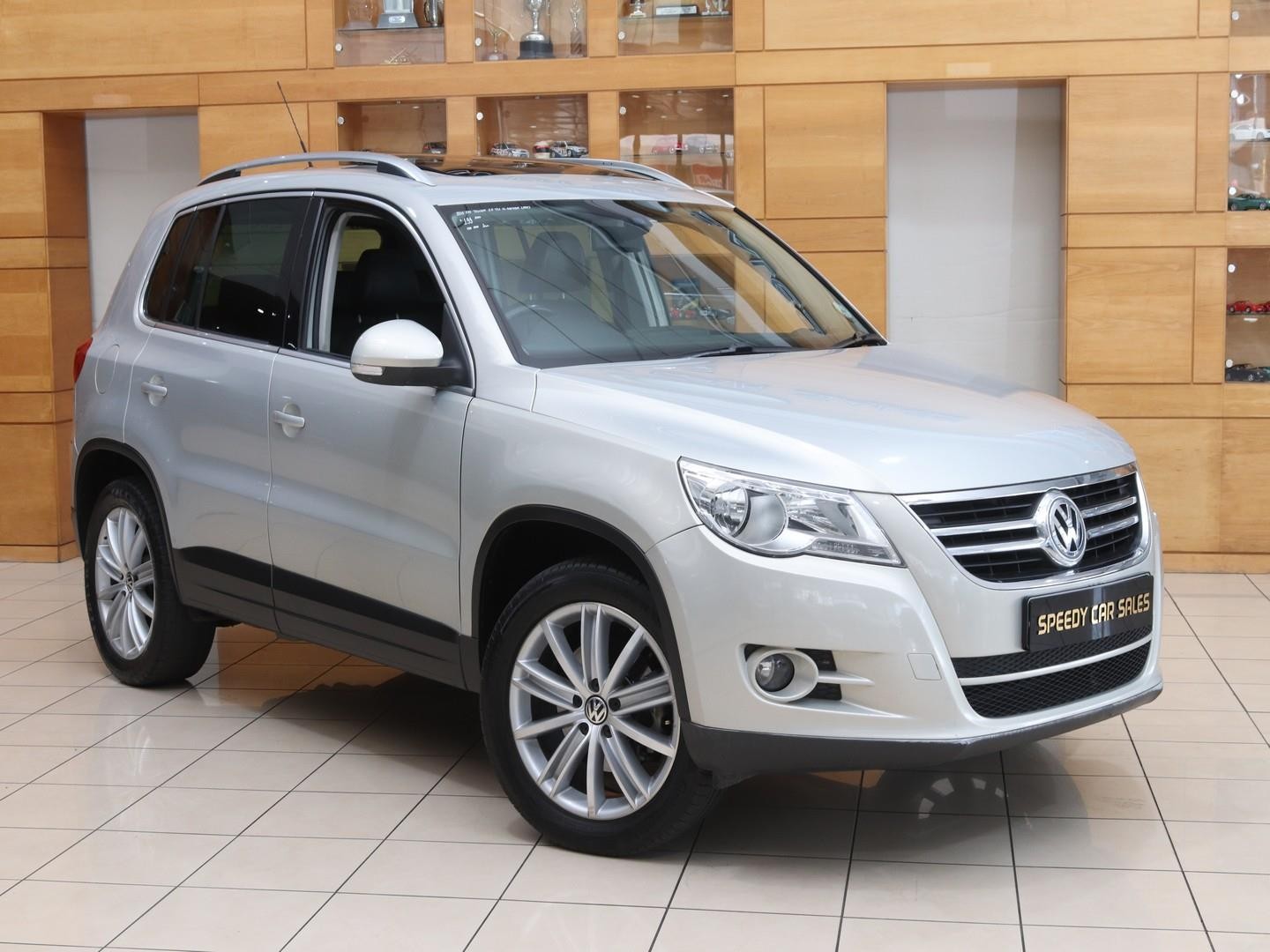 Volkswagen Tiguan 2.0TDI Sport&Style 4Motion Auto (2010) - Image 3