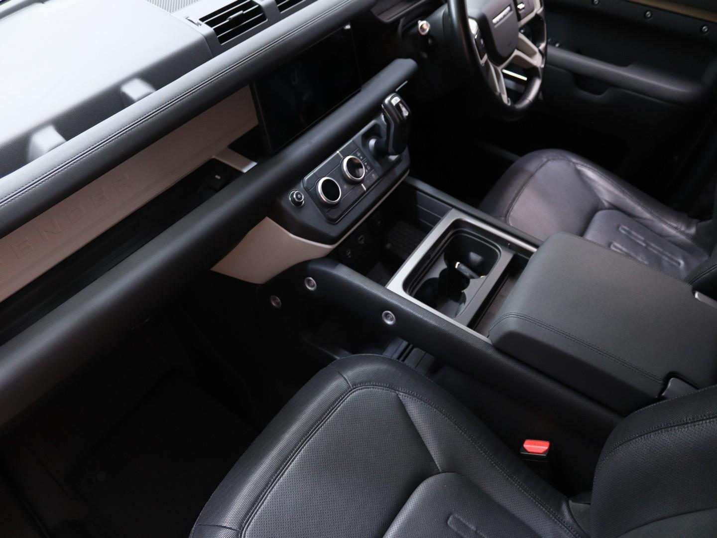 Land Rover Defender 110 D240 X-Dynamic SE (2021) - Image 13