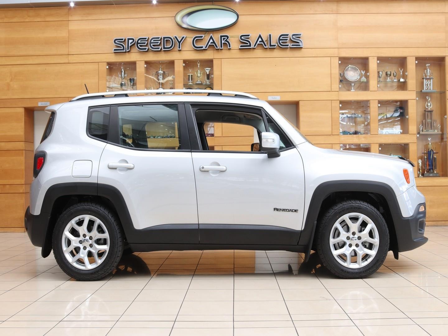 Jeep Renegade 1.6L Multijet Limited (2016) - Image 15