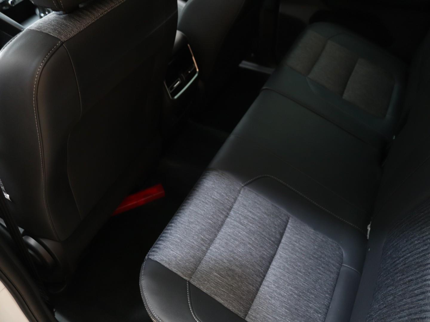 Peugeot Landtrek 1.9D Allure (2025) - Image 13