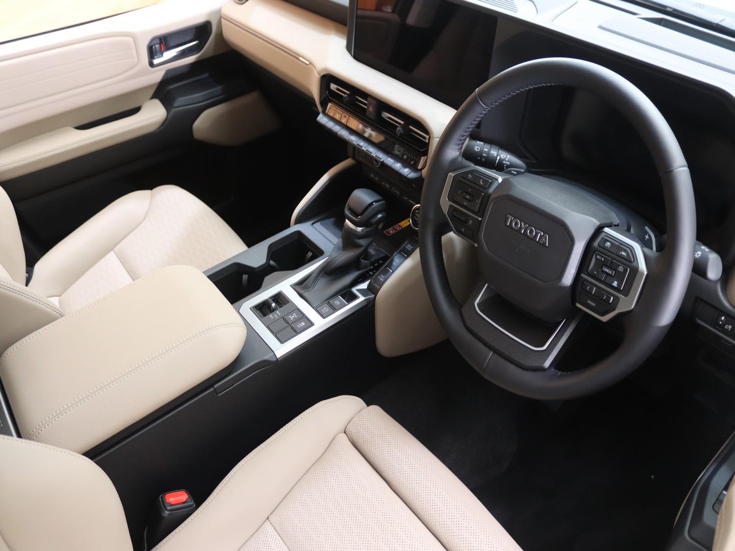 Toyota Land Cruiser Prado 2.8GD VX-L (2026) - Image 9