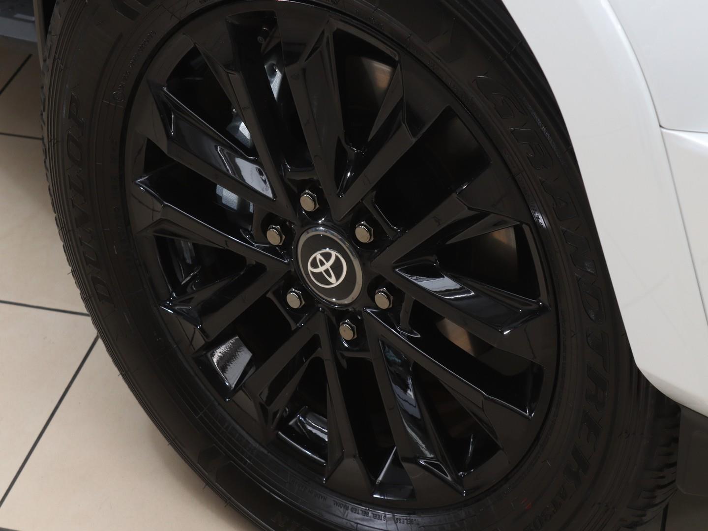 Toyota Land Cruiser Prado 2.8GD VX-L (2026) - Image 6