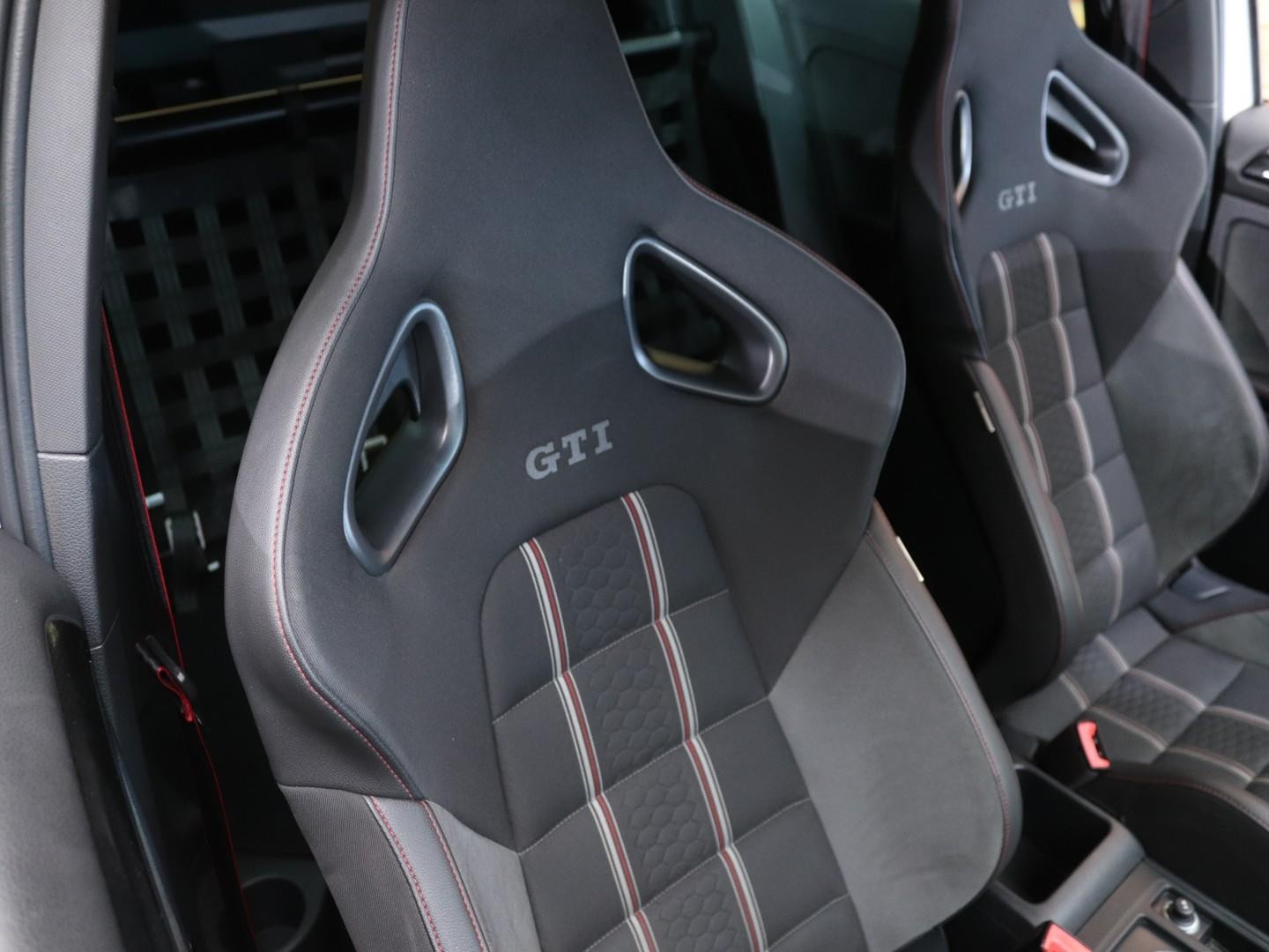 Volkswagen Golf GTI ClubSport S (2017) - Image 9