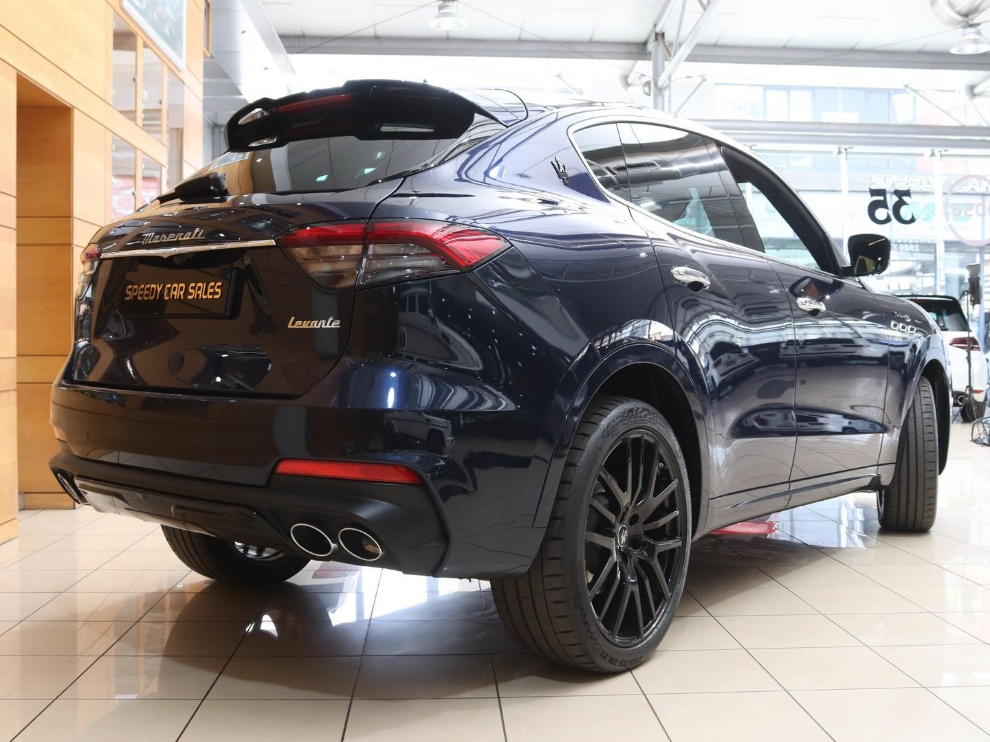 Maserati Levante Modena S (2022) - Image 15