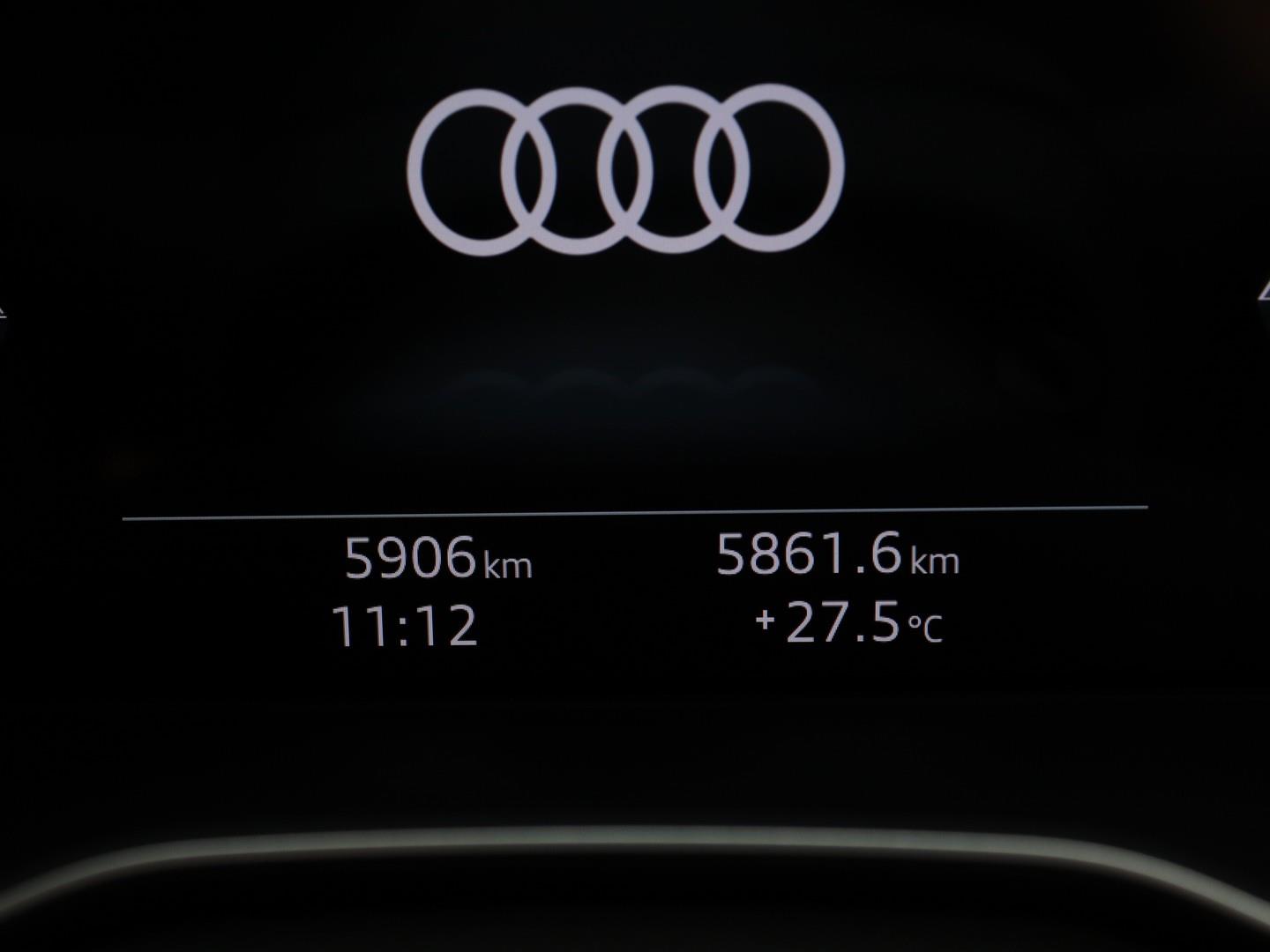 Audi SQ5 Sportback TFSI Quattro Black Edition (2025) - Image 14