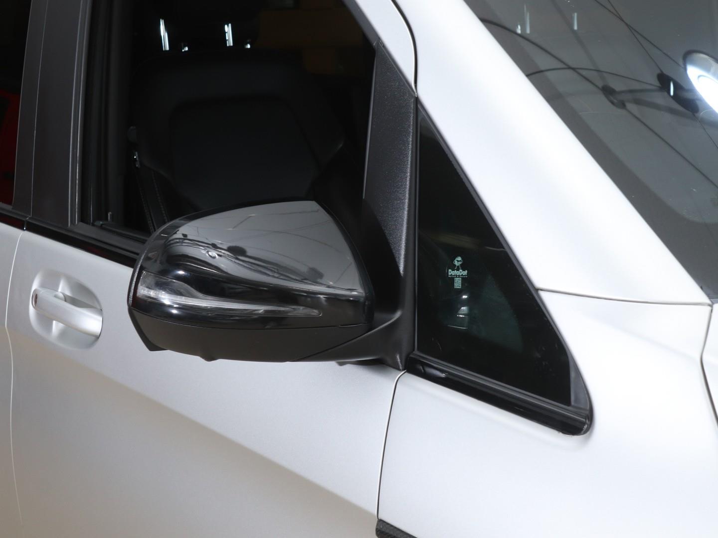 Mercedes-Benz V-Class V250d Avantgarde (2022) - Image 8