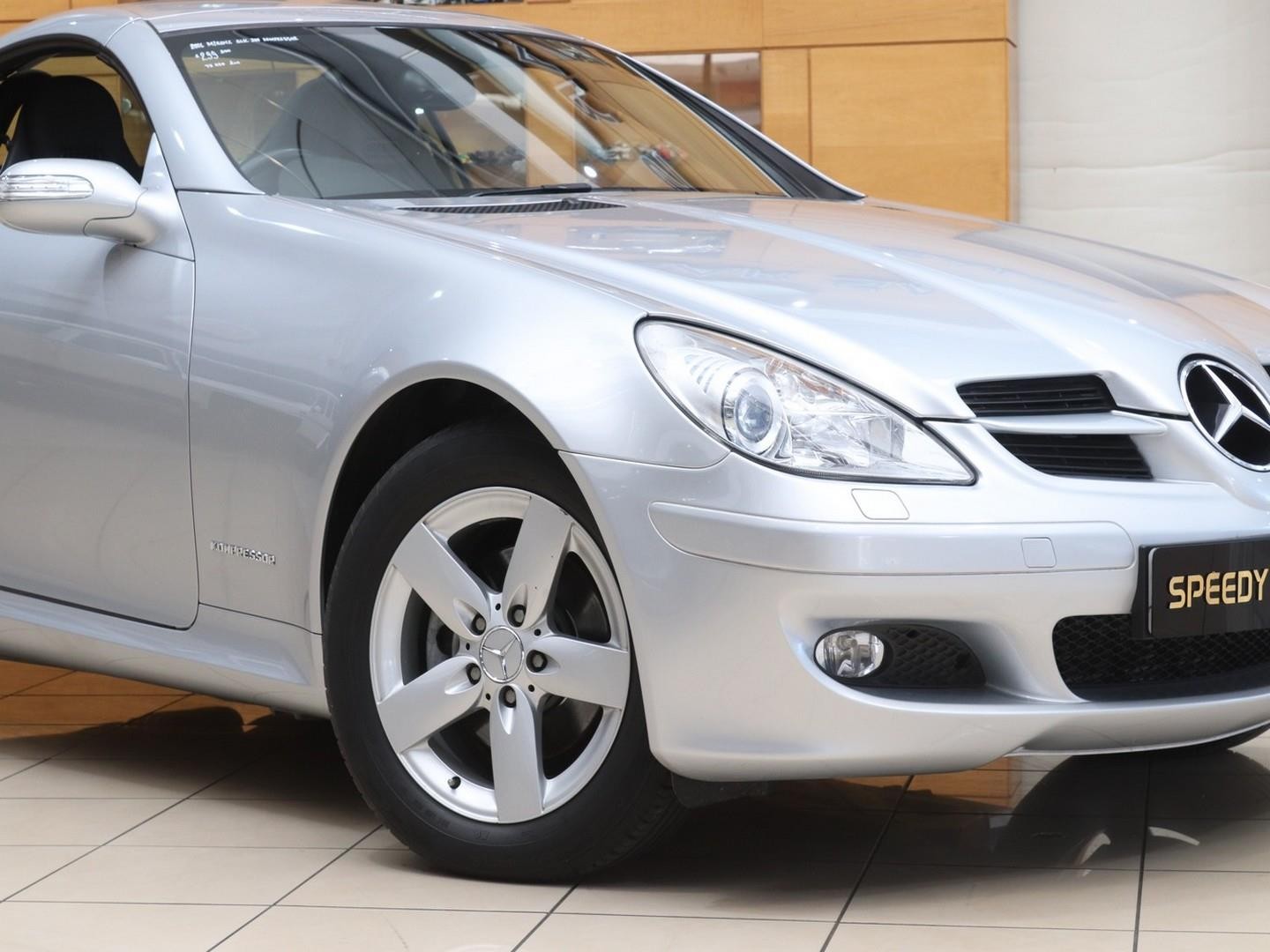 Mercedes-Benz SLK SLK200 Kompressor Auto (2006) - Image 5
