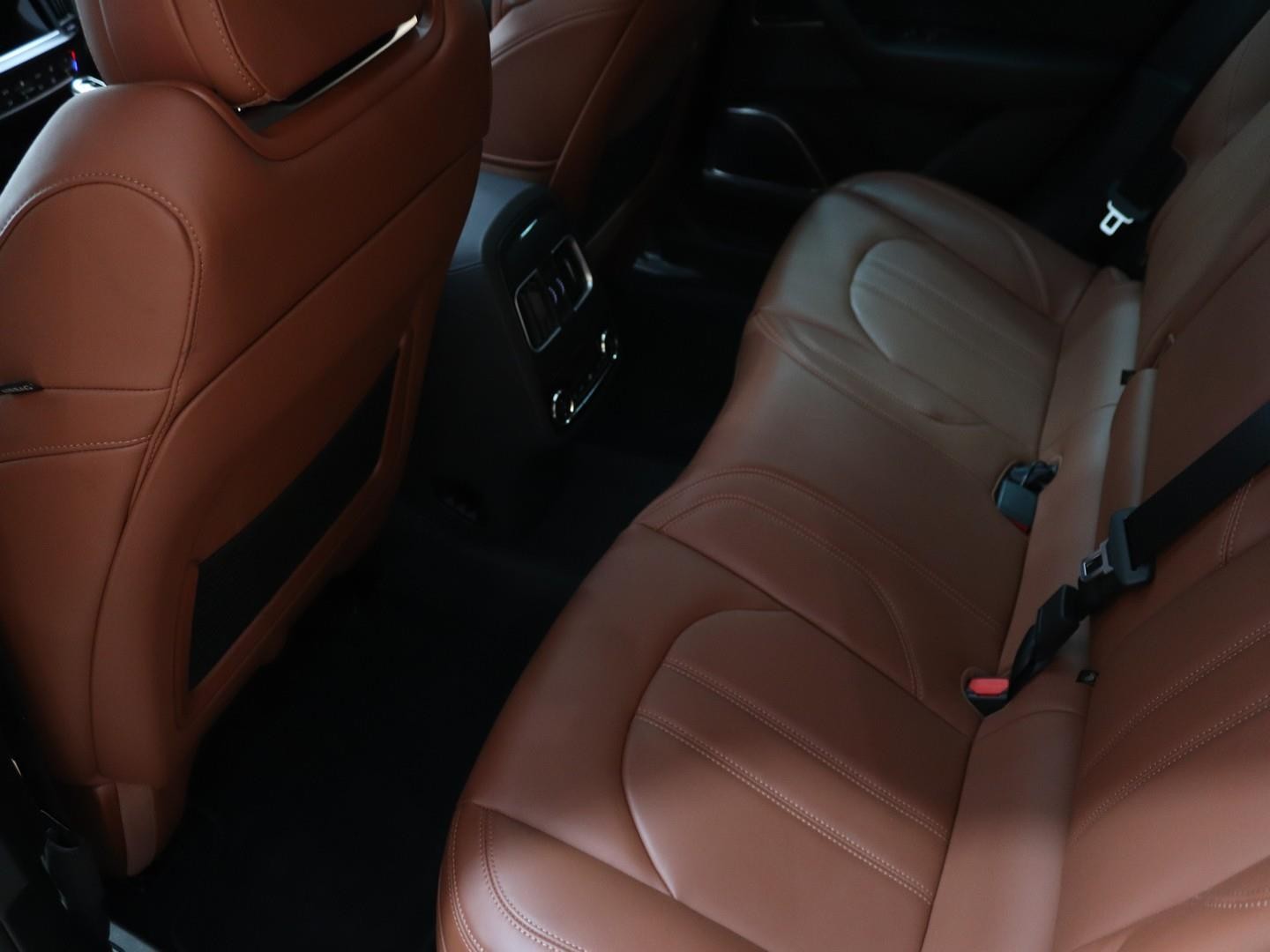 Maserati Levante Modena S (2022) - Image 14