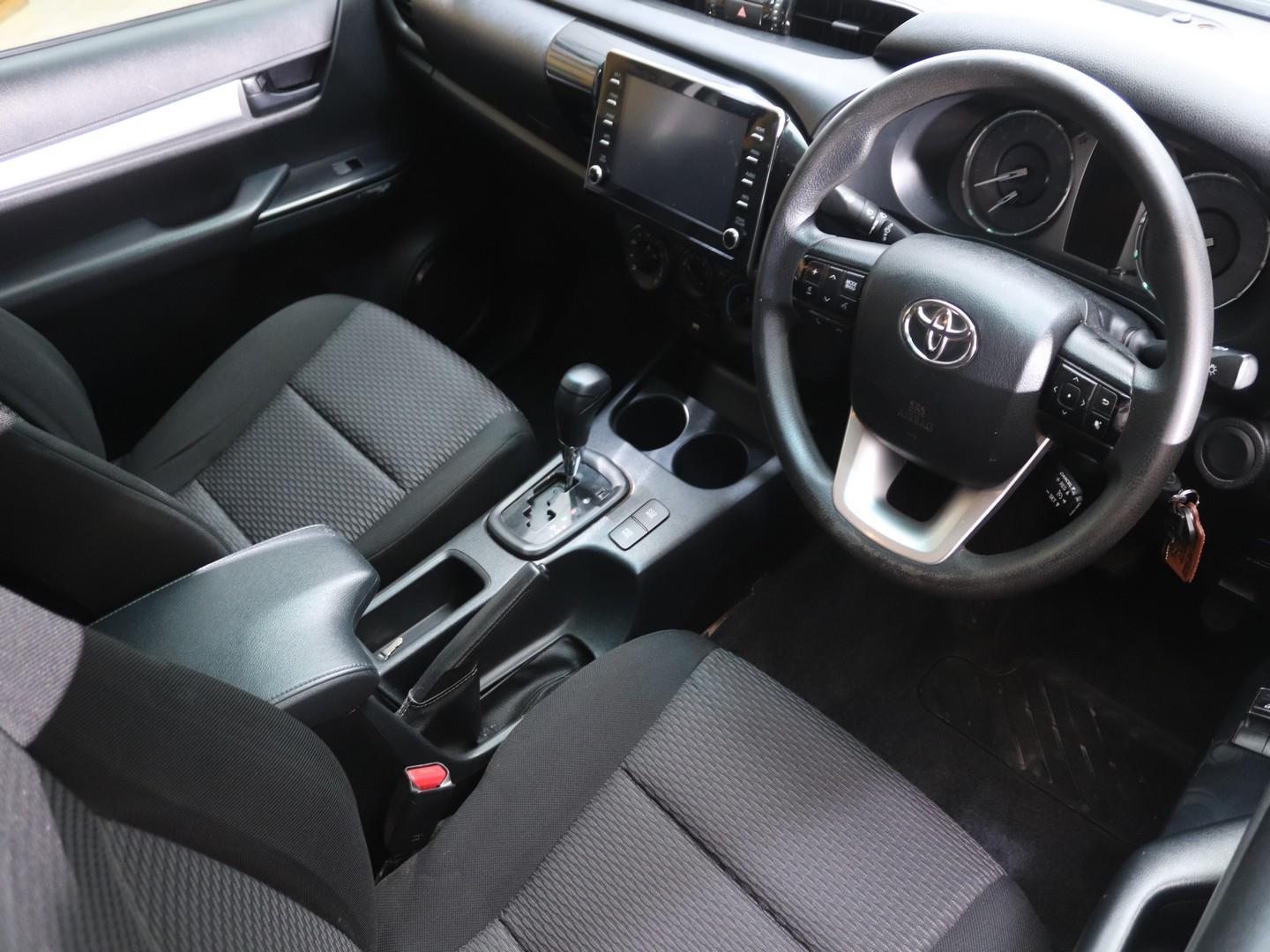 Toyota Hilux 2.4GD-6 Xtra Cab Raider Auto (2021) - Image 8