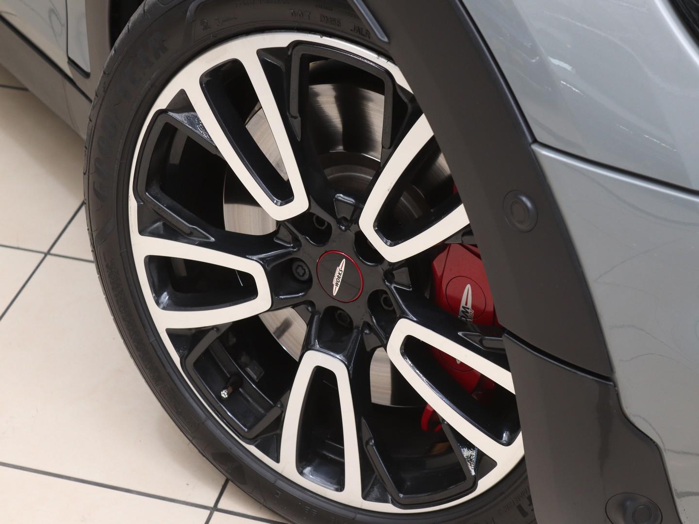 MINI Clubman John Cooper Works ALL4 Clubman (2020) - Image 6