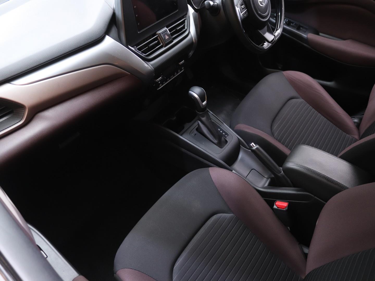 Toyota Starlet Cross 1.5 XS Auto (2025) - Image 14