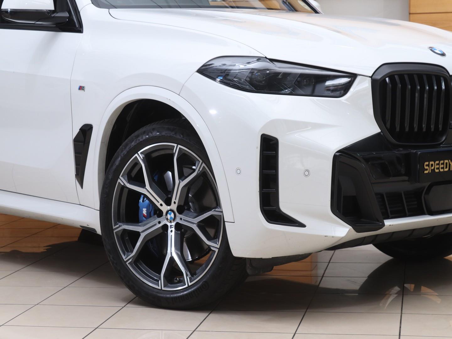 BMW X5 xDrive30d M Sport (2024) - Image 2