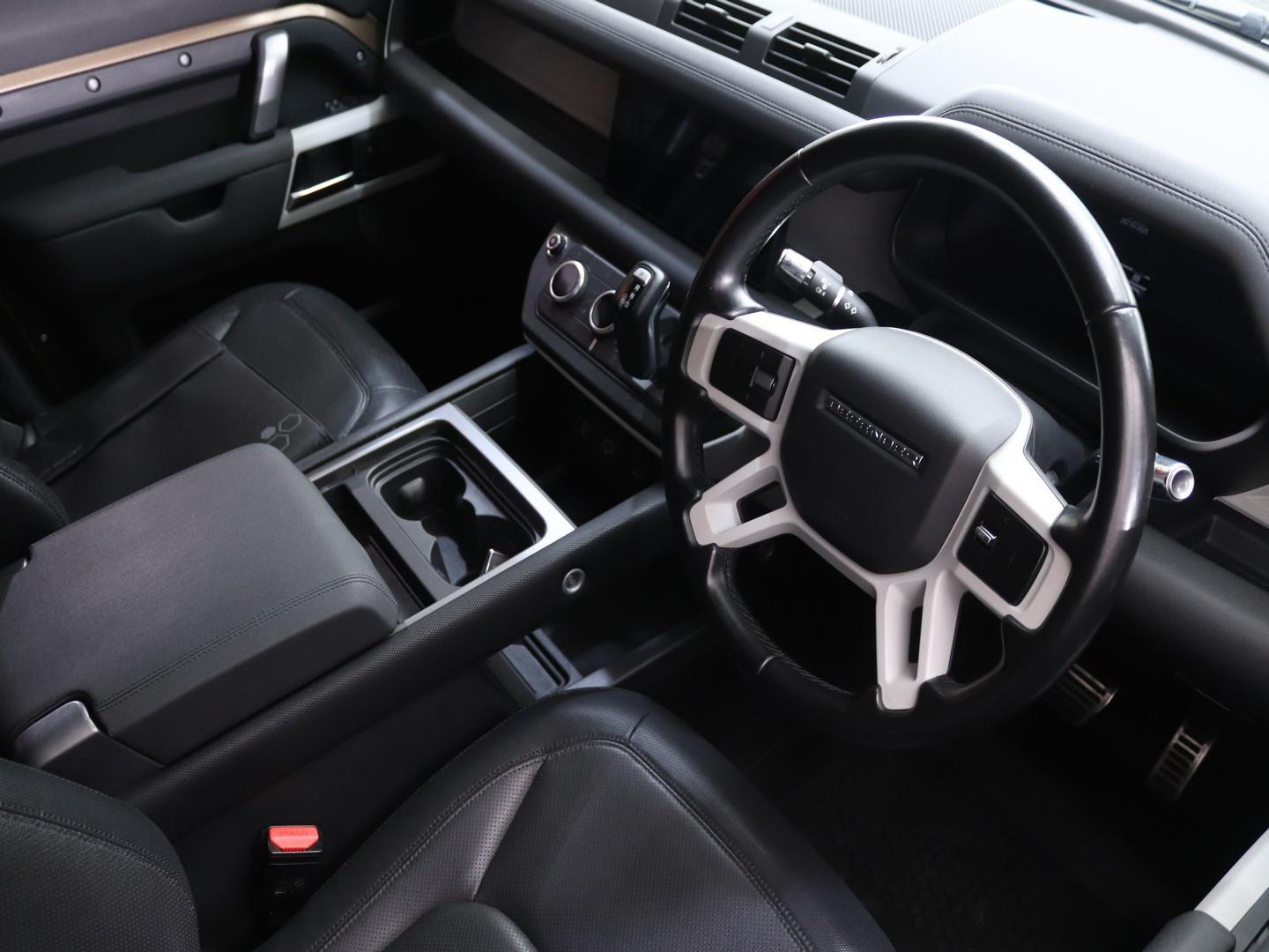 Land Rover Defender 110 D240 X-Dynamic SE (2021) - Image 9