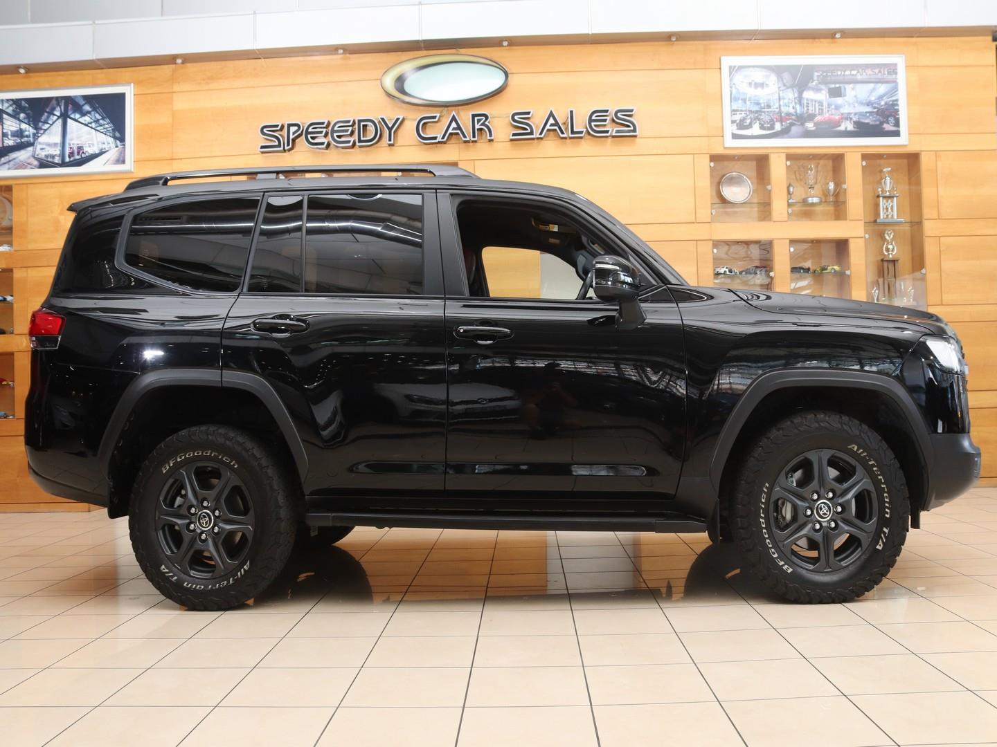 Toyota Land Cruiser 300 3.5T GR Sport (2022) - Image 19