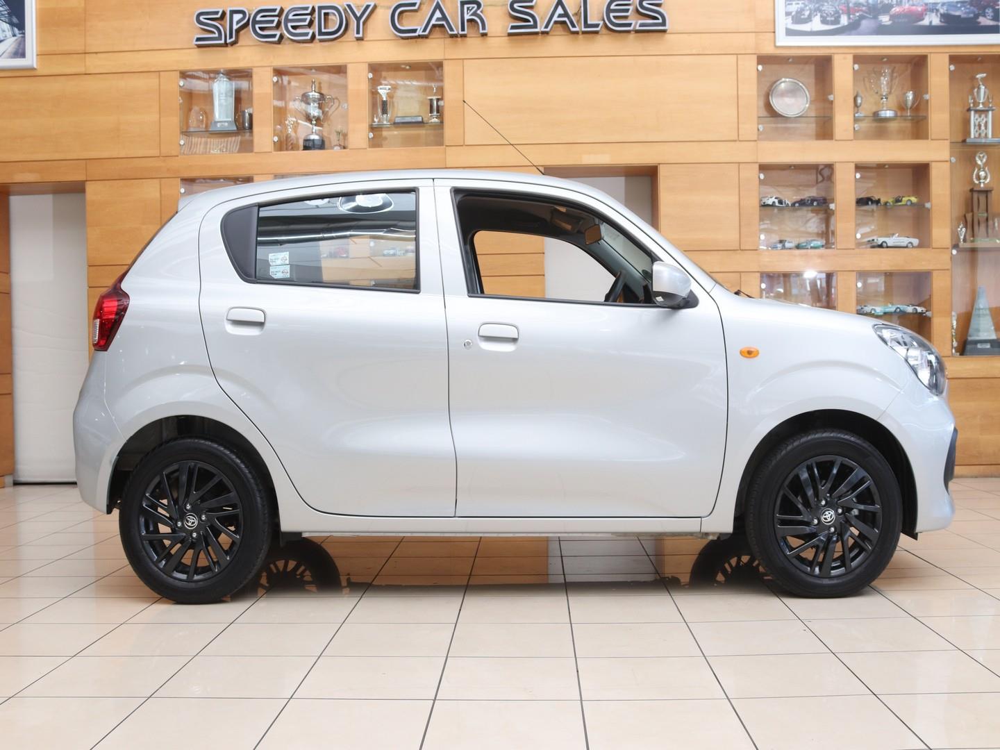 Toyota Vitz 1.0 XR Manual (2025) - Image 19