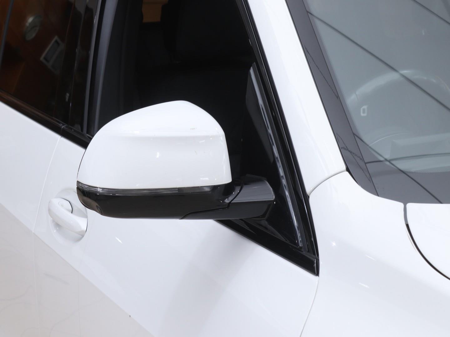 BMW X5 xDrive30d M Sport (2024) - Image 7