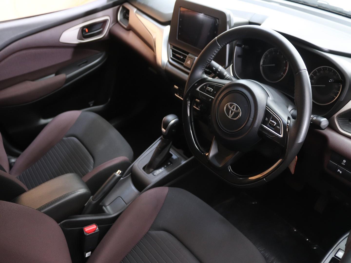 Toyota Starlet Cross 1.5 XS Auto (2025) - Image 8