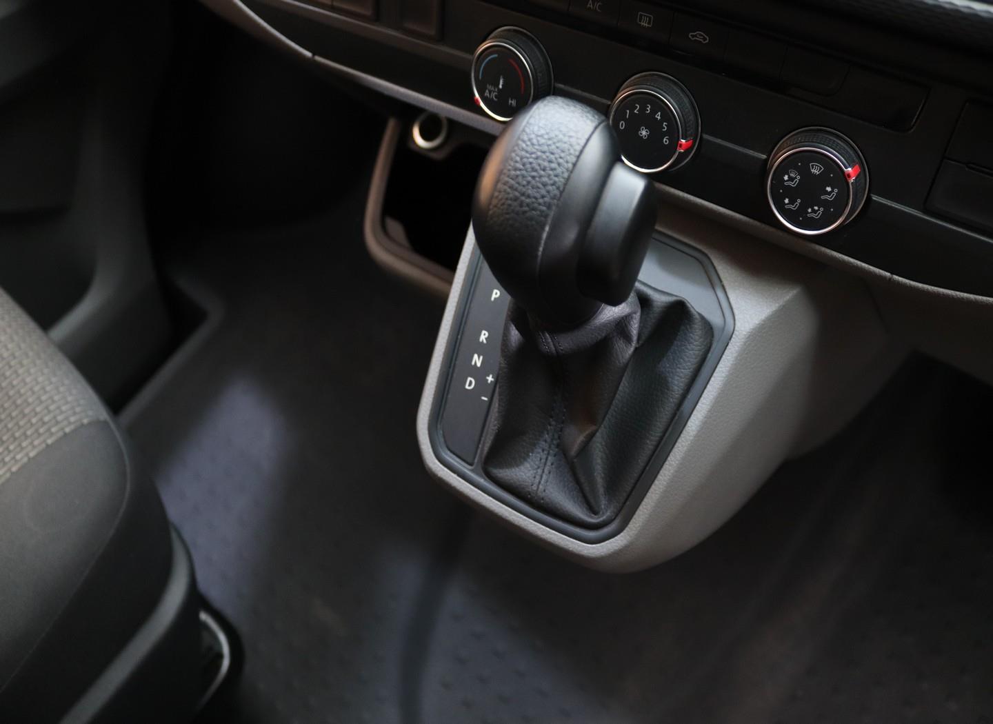 Volkswagen Transporter 2.0TDI 110kW Kombi SWB Trendline (2024) - Image 12