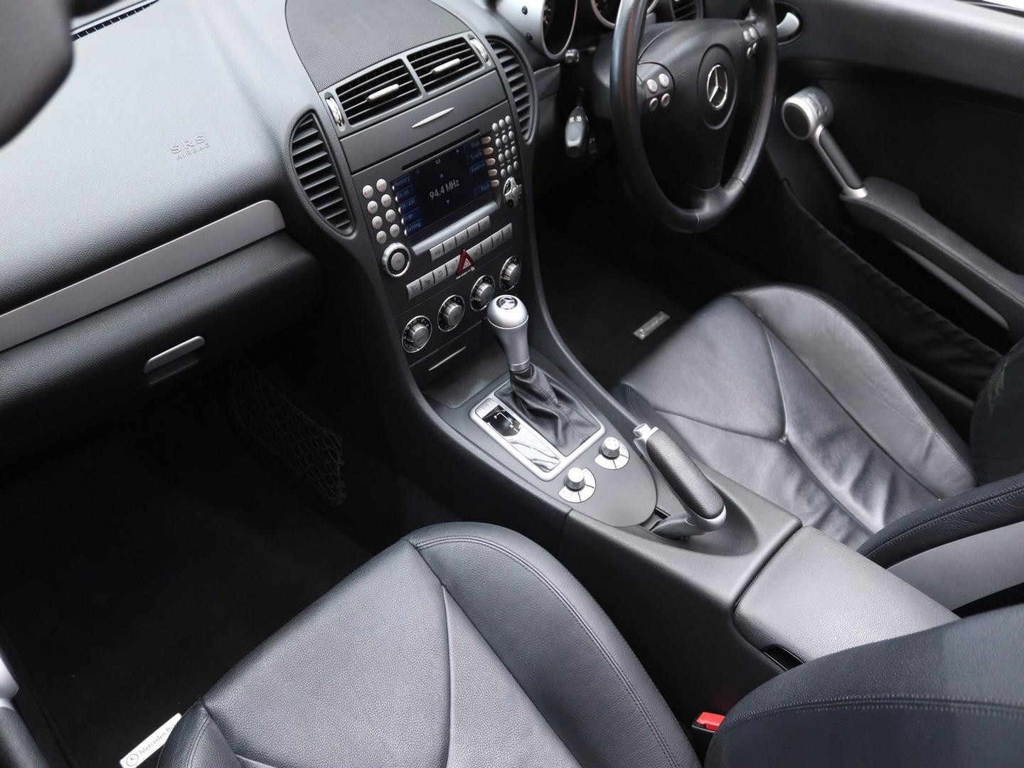 Mercedes-Benz SLK SLK200 Kompressor Auto (2006) - Image 15