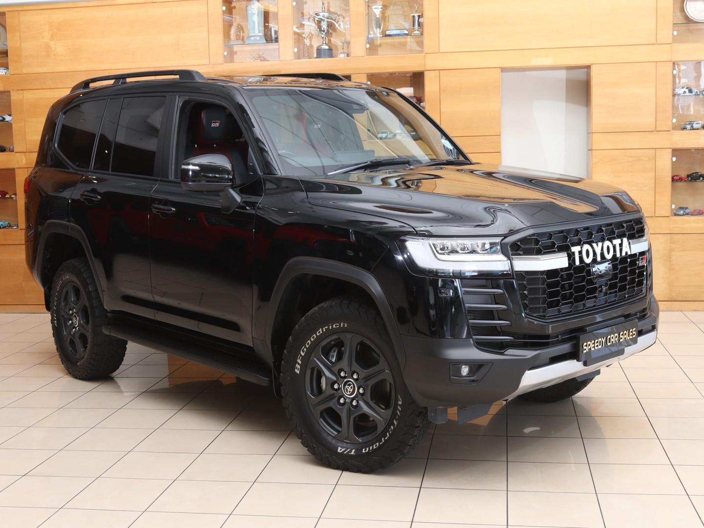 Toyota Land Cruiser 300 3.5T GR Sport (2022) - Image 3