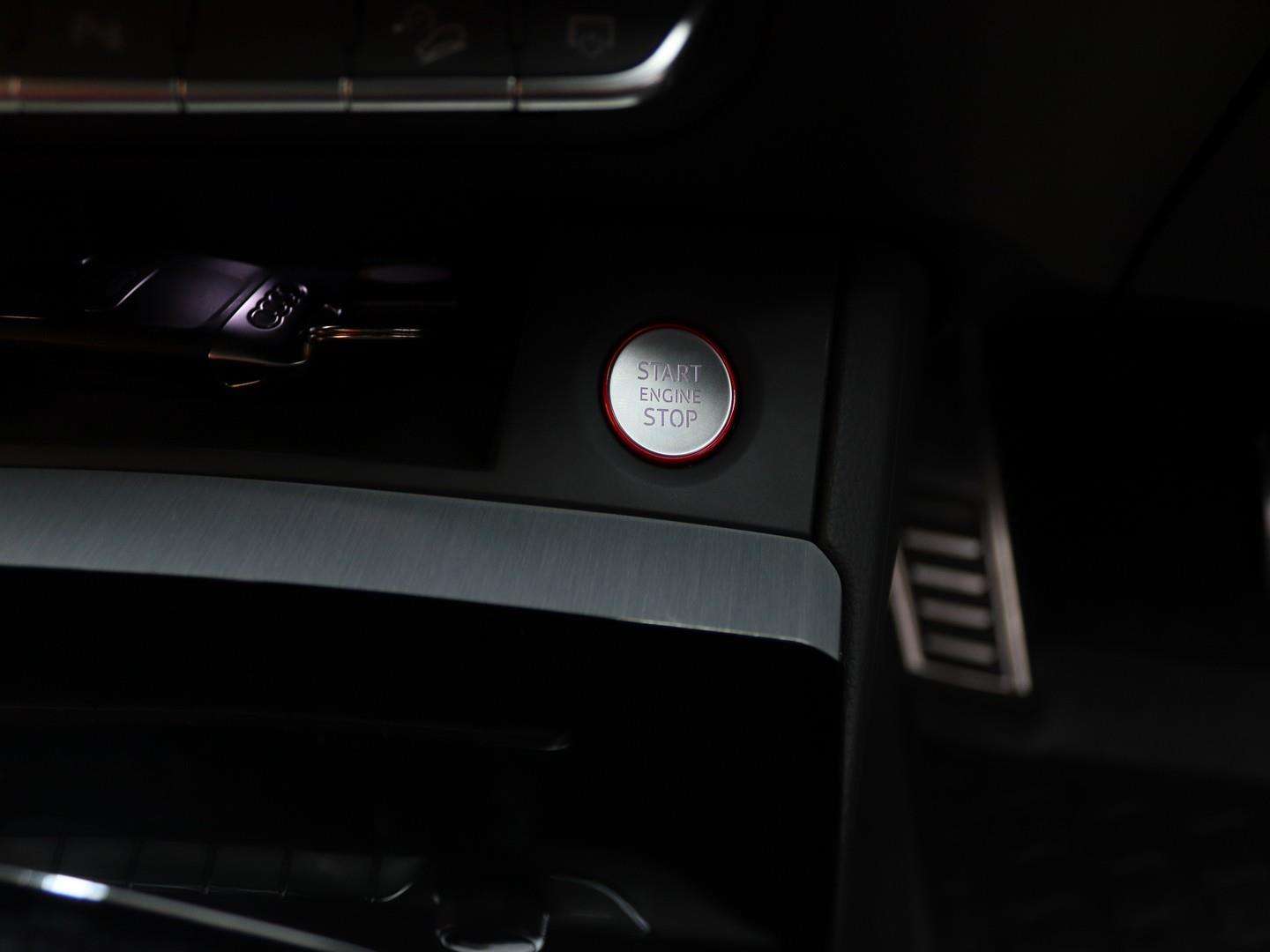 Audi SQ5 Sportback TFSI Quattro Black Edition (2025) - Image 18