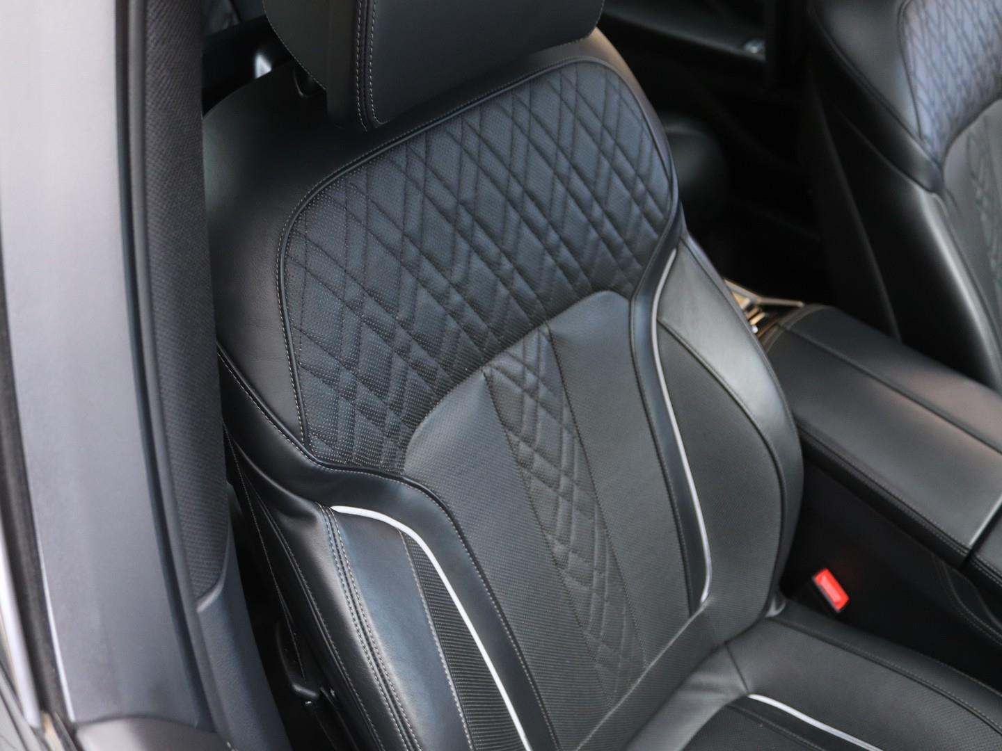 BMW 7 Series 750Li xDrive M Sport (2020) - Image 9