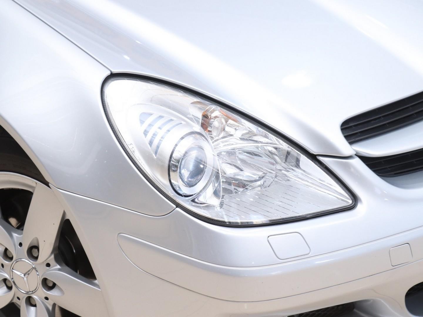 Mercedes-Benz SLK SLK200 Kompressor Auto (2006) - Image 9