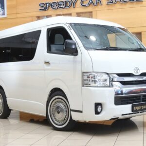 Toyota Quantum 2.7 GL 10-seater bus (2018)
