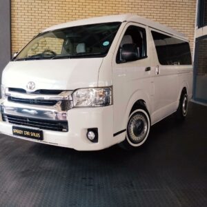 Toyota Quantum 2.7 GL 10-seater bus (2018)